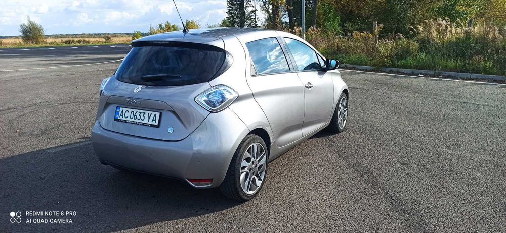 Автомобіль Рено зоє