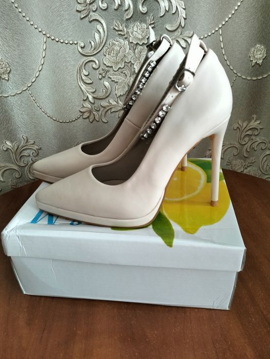 Продам туфли 36  р