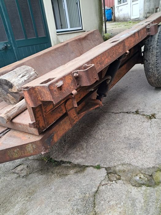 Vendo reboque de trator