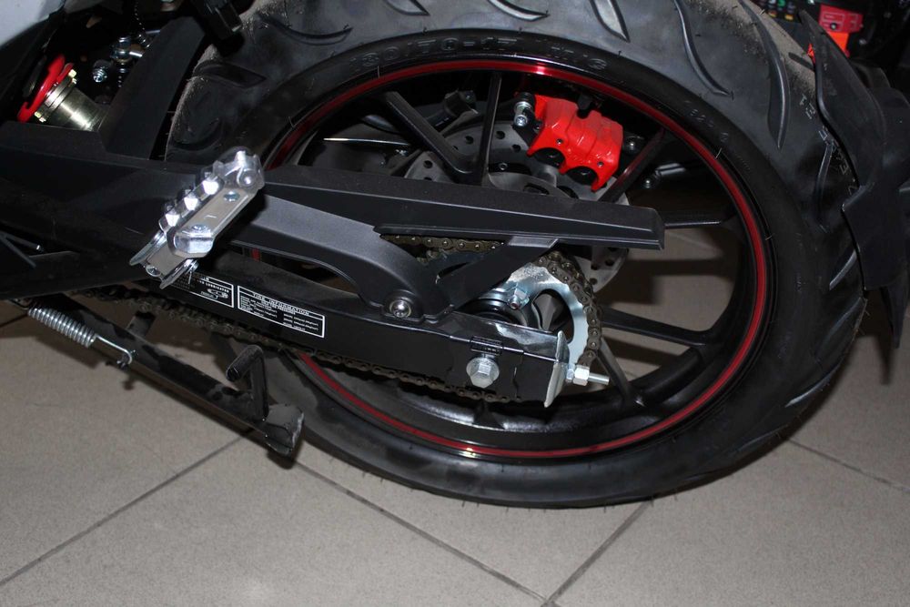 Мотоцикл SPARK SP200R-33