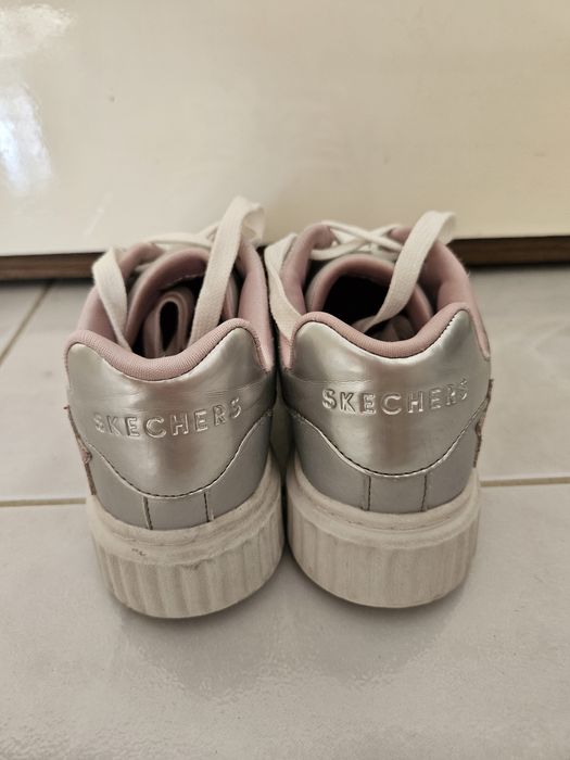 Sapatos Skechers para menina