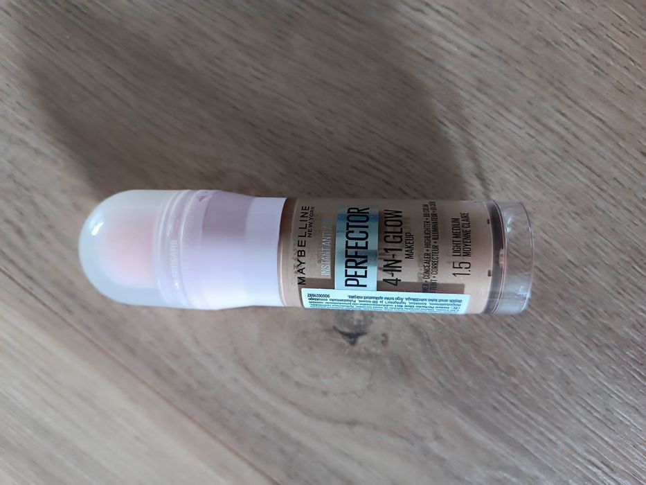 Maybelline multifunkcyjny podkład 4w1