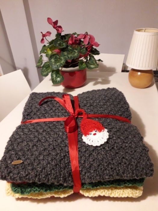 Poszewka na poduszkę robiona na drutach