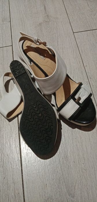 Piękne buty skórzane GEOX r. 37