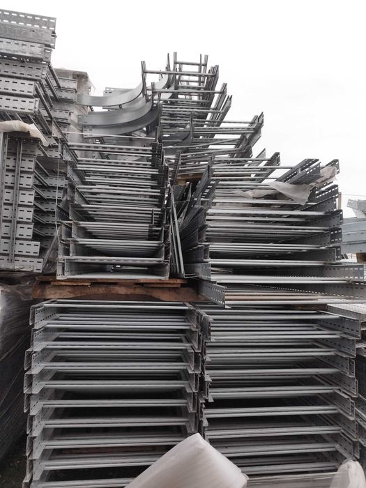 Drabinka ze szczeblami DUM600H100/3F do montowania uchwytów kablowych