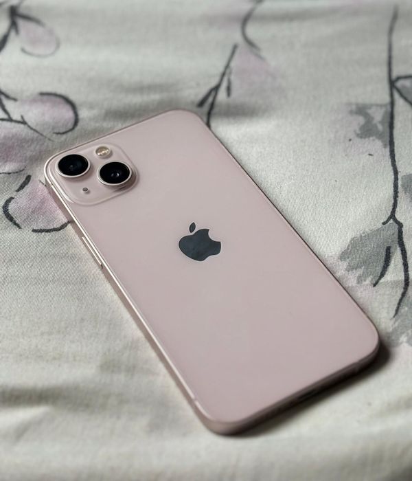 Iphone 13 różowy