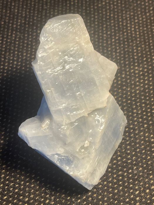Cristal de calcita azul natural em bruto