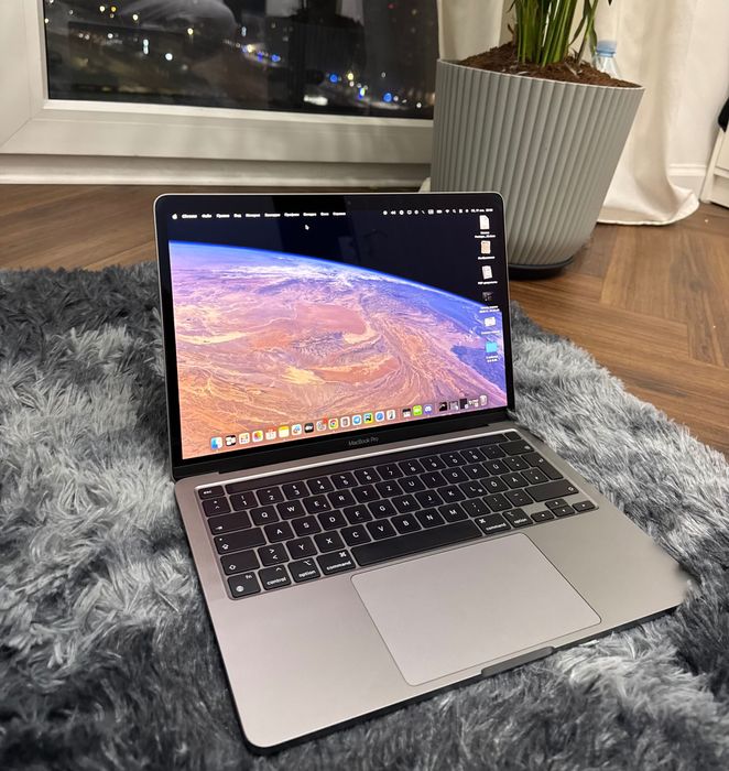 MacBook Pro 13″ (M2}, 24 GB RAM / 1 TB SSD Custom: 65 000 грн