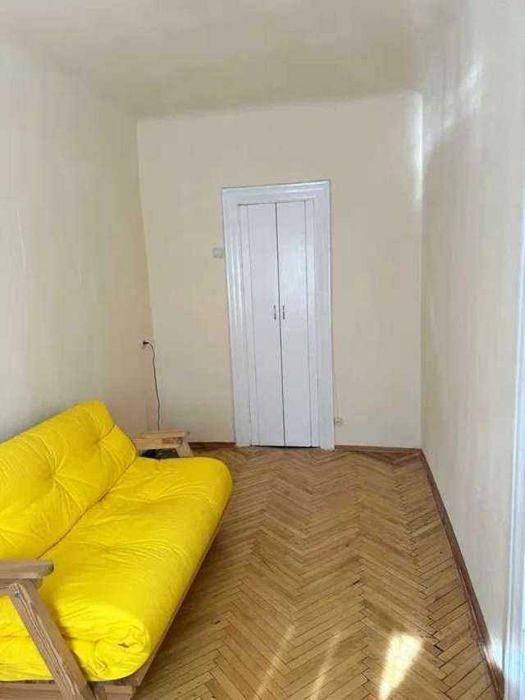 Продам 2-кімн. Лабораторна вул. 28, 44 м.кв