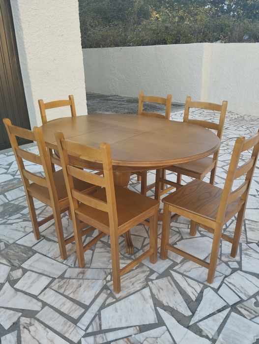 Conjunto de mesa e 6 cadeiras em cerejeira