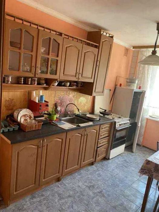 Продаж 3-кімн. Хорольська вул. 10