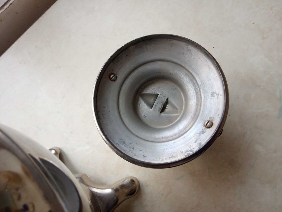 Самовар электрический 3 литра в хорошем состояниии