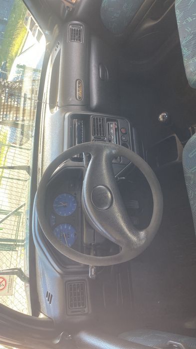 Peugeot 106 1.0 Económico - Bom para o dia, motor refeito e embreagem trocada a um tempo, e bastante peças trocadas