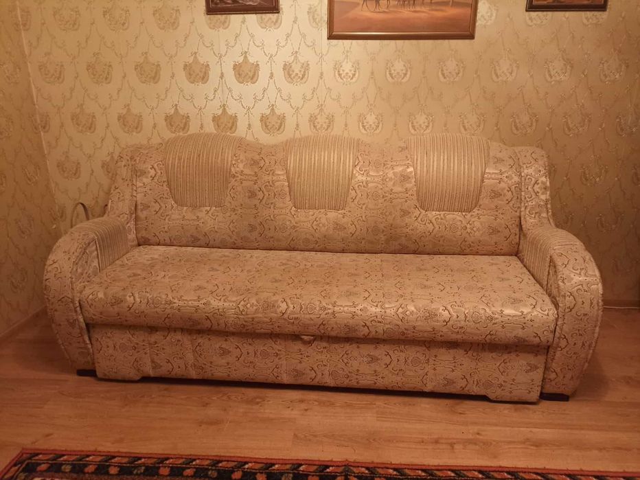 Продам диван в хорошому стані