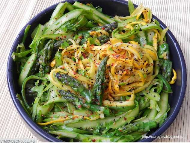 Warzywne Spaghetti Szatkownica tarka spiralna Sencor SSV 330WH tarka