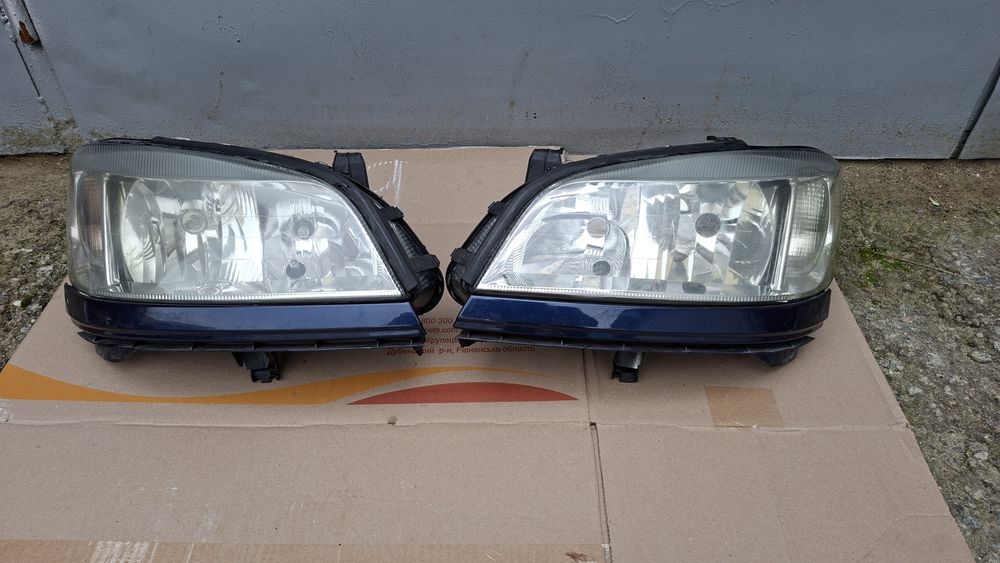 Фари на Opel Zafira A