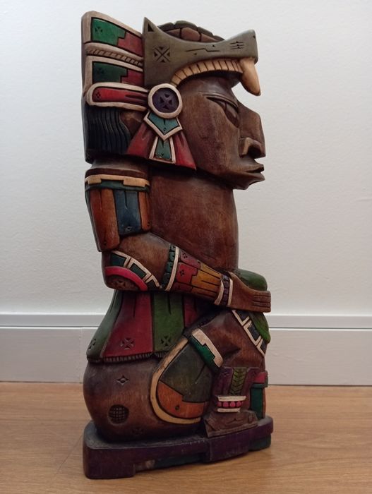 Escultura azteca Maya