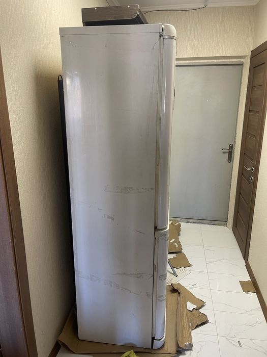 Холодильник Ariston