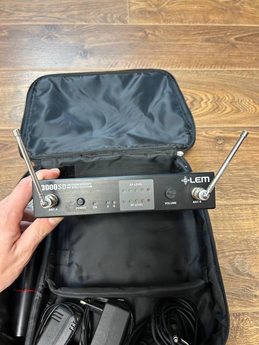 Бездротовий мікрофон LEM L3000SD UHF / Професійна система / Італія