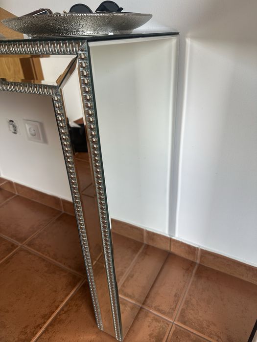 Consola Espelhada
