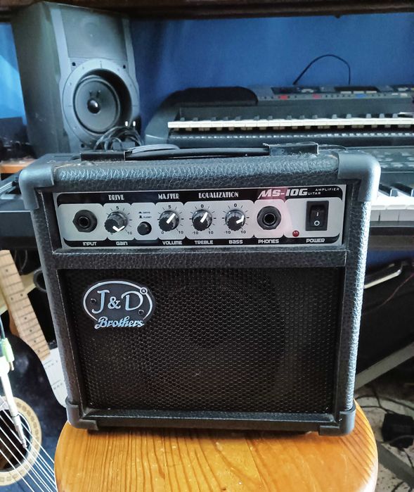 Guitarra Squier  mais amplificador