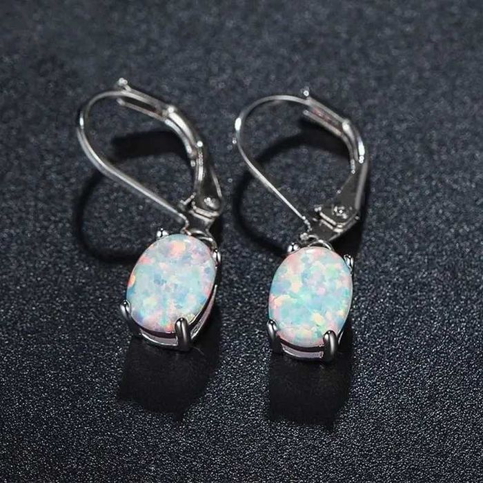 Серьги с  Овальным  Опалом на Четырехзубцах