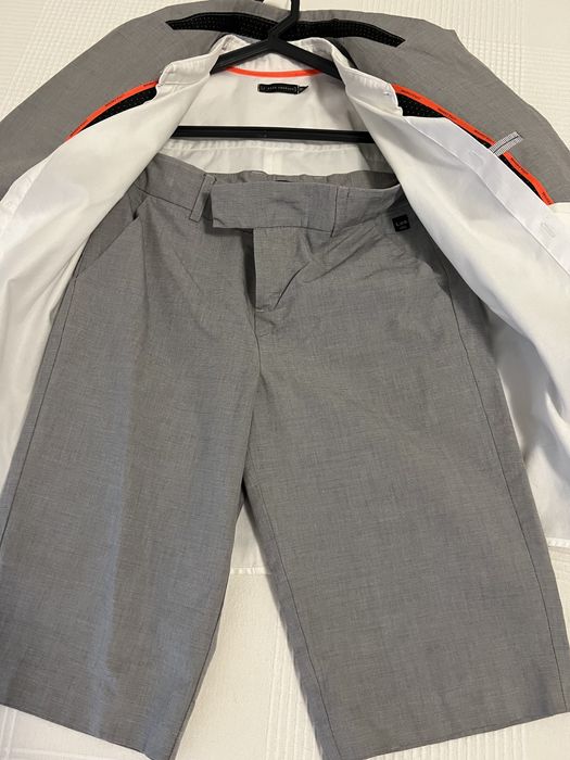 Fato cinzento claro 10-12 anos