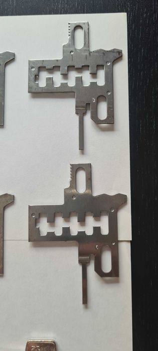 Segredo fechadura CISA (porta direita)