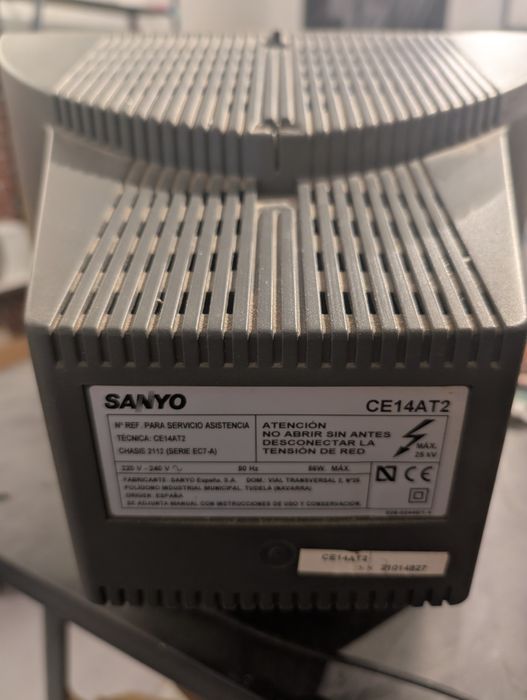 Televisor CRT Sanyo 14" (CE14AT2) – Excelente Estado / Ideal Retro Gaming