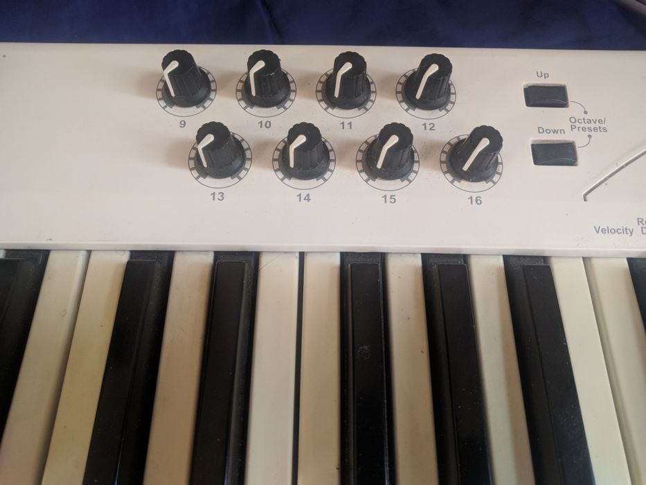 Міді клавіатура Miditech i2 Control-61