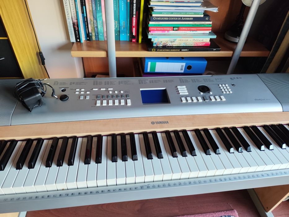 Vendo Piano de estudo