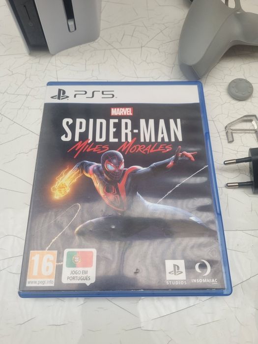 Ps5 slim 1Tb com Leitor de CD + Jogo + comando Sony + Acessórios extra - Ler anúncio  !!