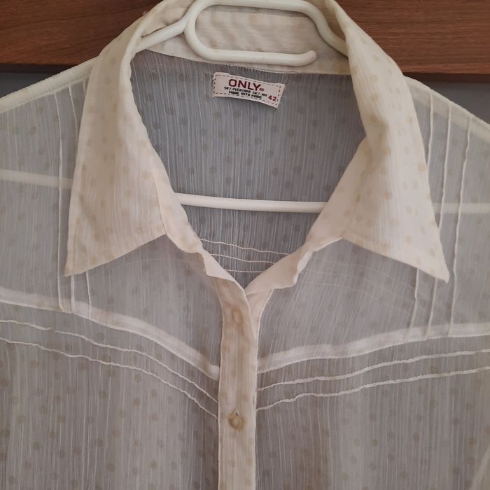 Bluzka damska transparentną w groszki rozm.42