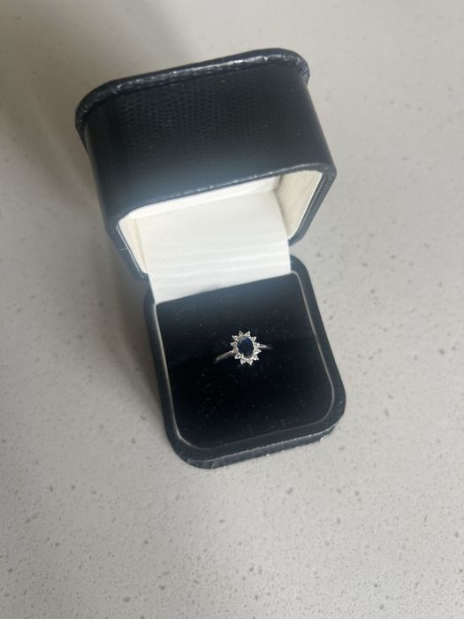 Pierścionek biale zloto