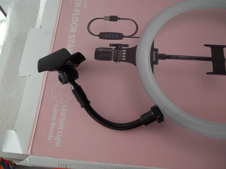 Lampa pierścieniowa LED ze statywem 1,8m i mocowaniem telefony BAESUS