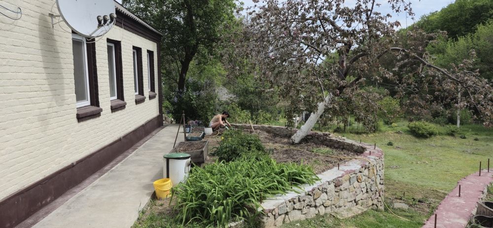 Дом Дача в селі Мельники біля лісу ,участок 48 соток. Місто в яке не можна не закохатися!
