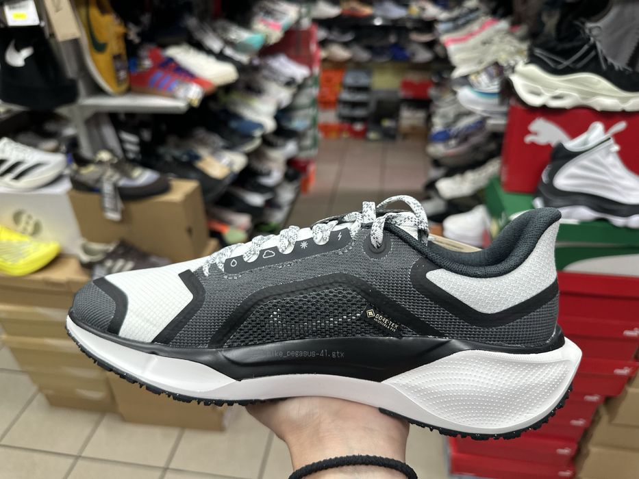 Бігові кросівки Nike Pegasus 41 GTX( РОЗМІР 40 )