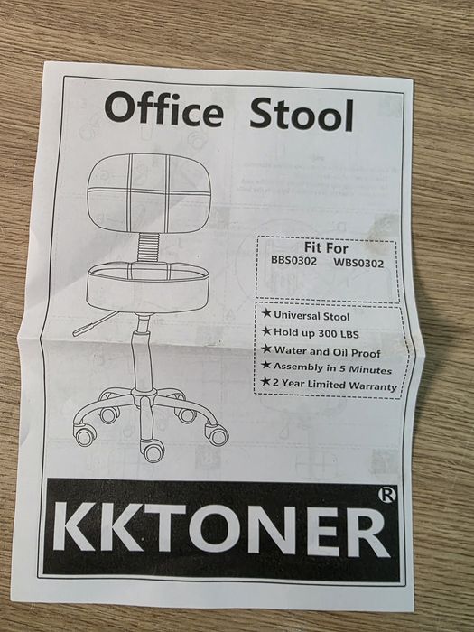 Obrotowy taboret z regulacją wyskosci