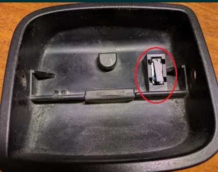 Мікрик ручки відкривання багажника автомобілів SEAT.
