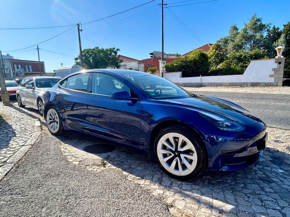Tesla Model 3 –  2023 -  33700 km