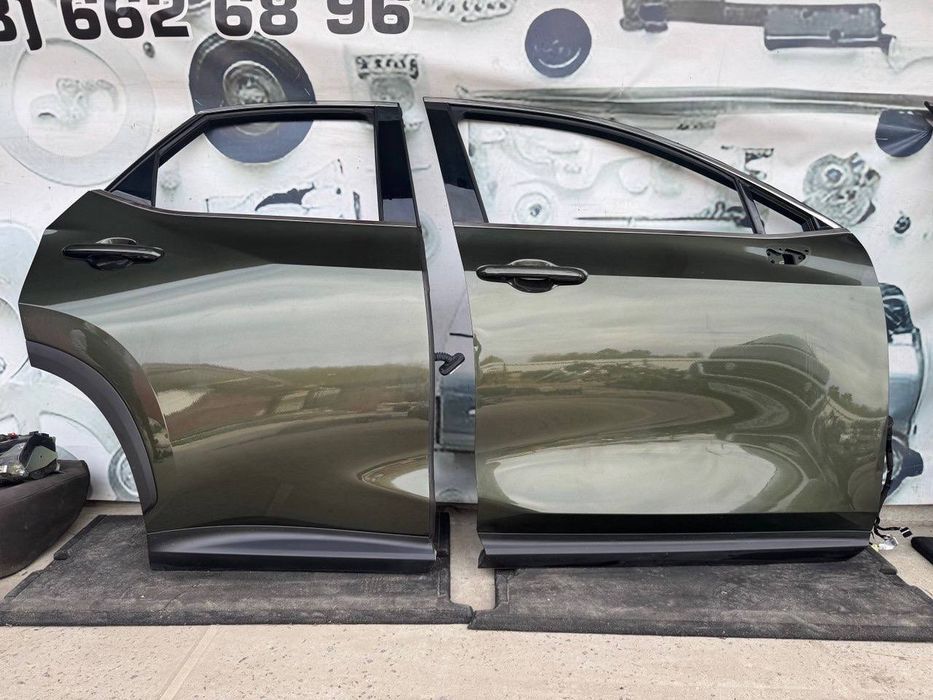 Двері права сторона на Lexus NX 22-25 року