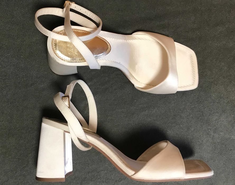 Босоніжки 45 розміру на устілку 29,5 см, нарядні, весільні