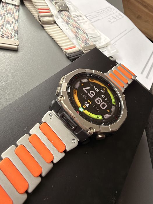 Amazfit T-rex Ultra 2 z dodatkami