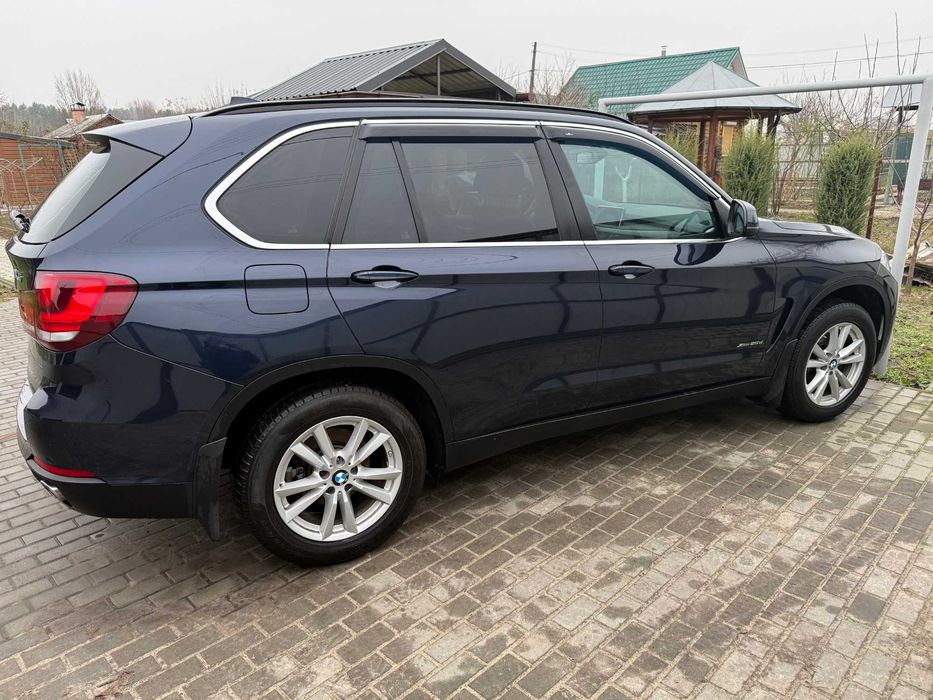 Автомобиль BMW X5