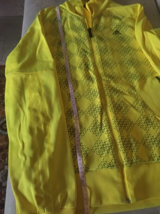 Спортивна чоловіча кольорова куртка Адідас