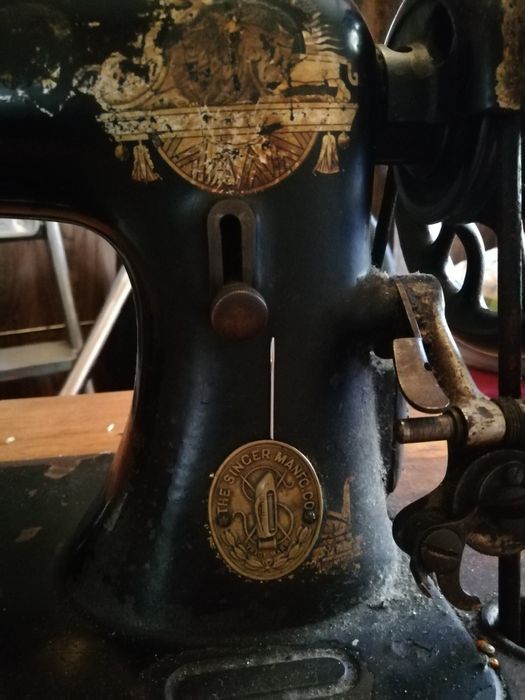 Zabytkowa maszyna do szycia singer