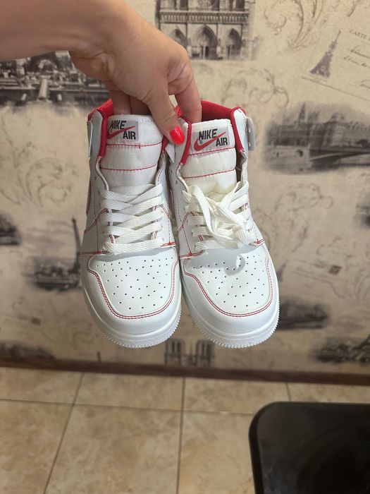 Кроссовки Nike AIR 37 размер новые