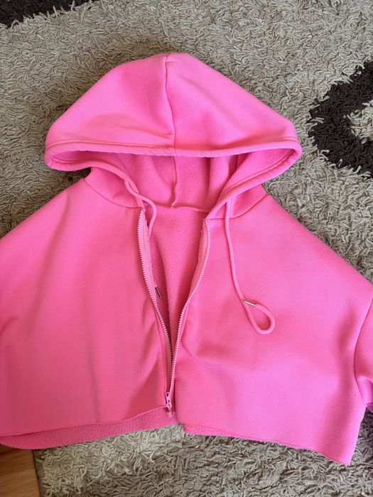 Neonowa Różowa Bluza Cropped z Kapturem