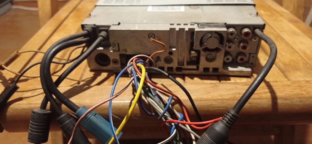 Продам автомагнітолу алпайн