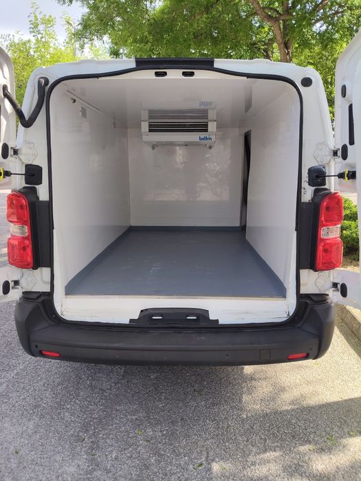 Peugeot Expert com motor de frio